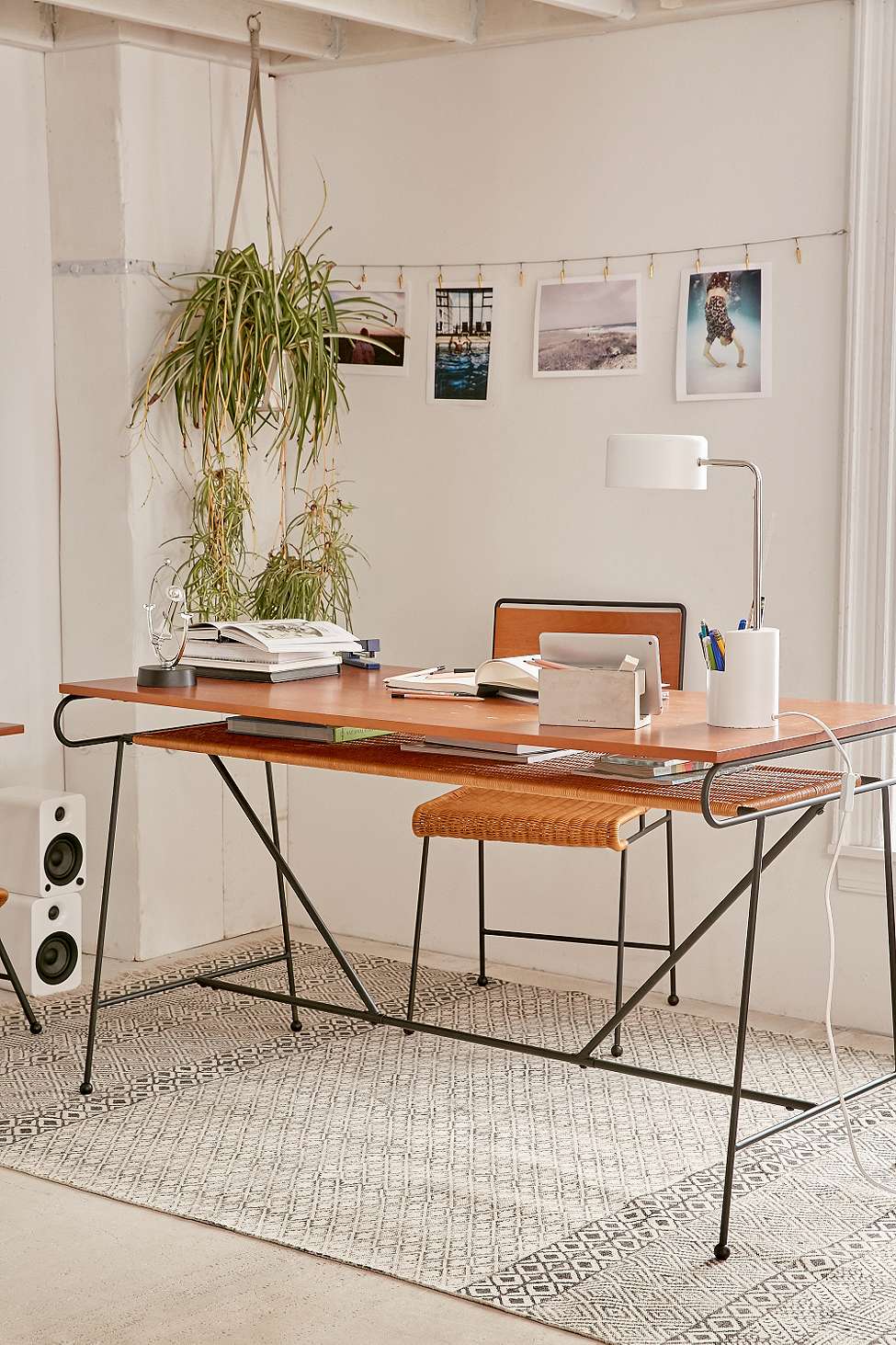 5 Gentlemanly Desks for your Man Cave