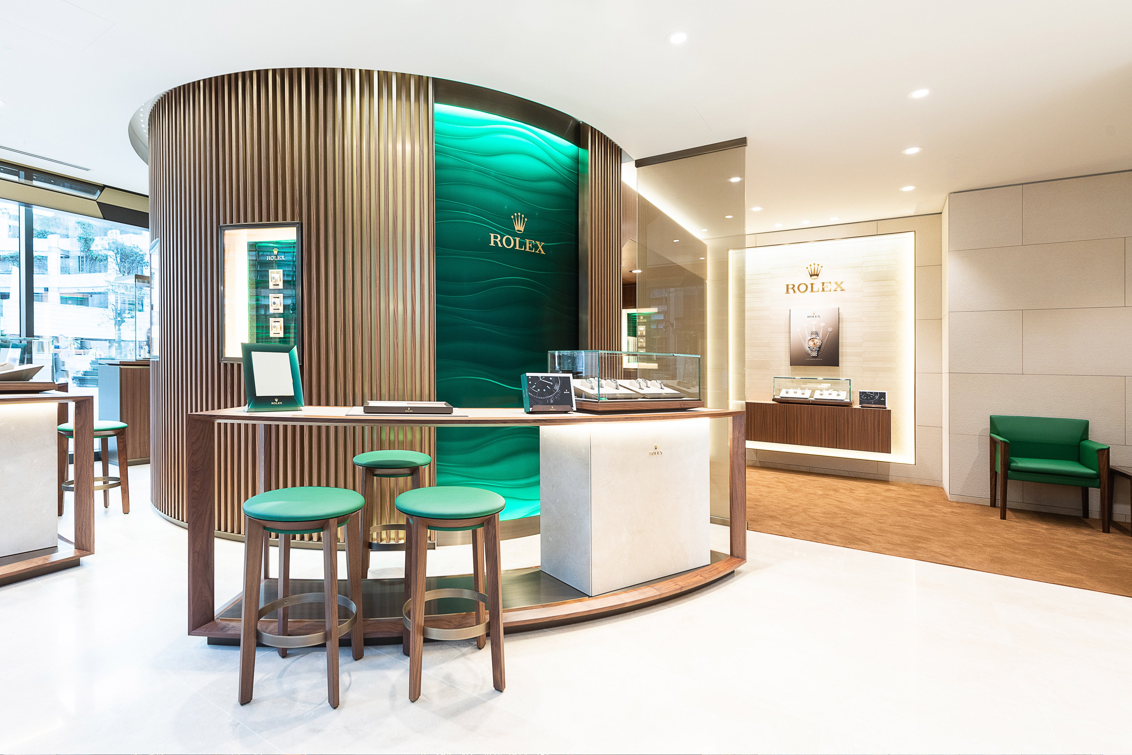 The UK's Leading Rolex Retailer Eyes Potential Move to New York Amid I