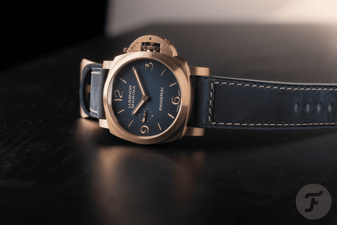 Panerai presents the Luminor Marina Bronzo PAM01678, adding a new bronze cased model to the collection